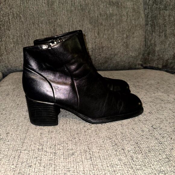 Covington Fairlane Women Bootie 8M Black Leather Cuban Heel Side Zip Ankle Boots - Picture 2 of 7